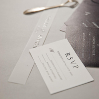 Invitations de mariage noires uniques avec monogramme imprimé UV, papier artistique et enveloppes estampées à chaud
