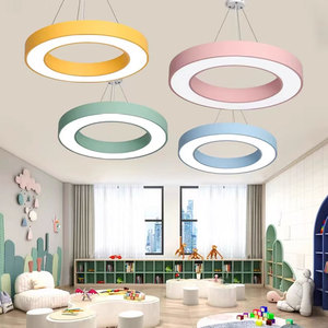โคมไฟระย้ารูปวงแหวนโคมระย้าหลากสีสำหรับสนามเด็กเล่นโคมไฟแขวน LED แบบวงกลม - Product Image 2