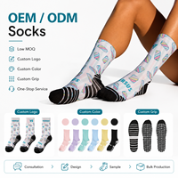Chaussettes de sport et de yoga imprimées en 3D en coton et polyester pour femmes et hommes, antidérapantes, avec logo personnalisé OEM du fabricant KTS332, sans MOQ.