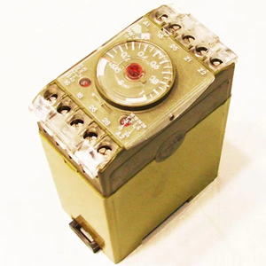 وحدة تحكم PLC أصلية جديدة جاهزة للتسليم 486354 للبرمجة الصناعية الآلية - Product Image 1