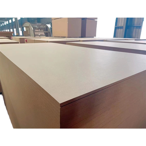 Panneau de fibres à haute densité (HDF) brut E0 18 mm, résistant à l'humidité, qualité supérieure, panneau <span class=keywords><strong>MDF</strong></span> uni, matériau pour meubles et armoires - Product Image 1