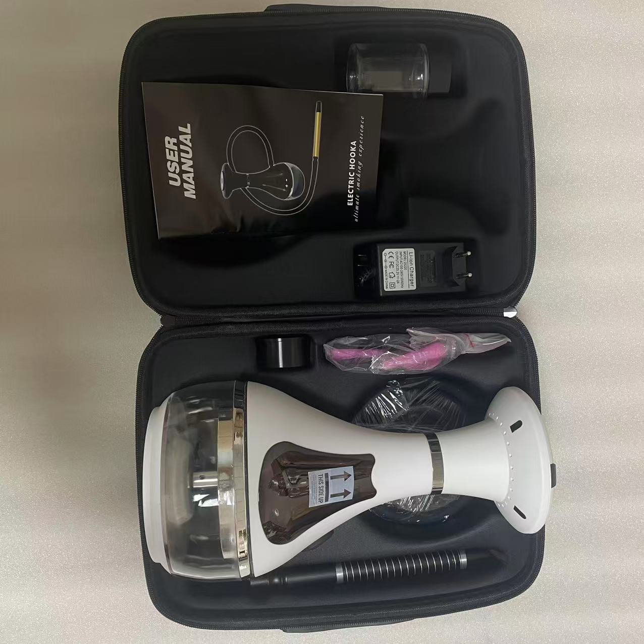 blanc avec bague en argent