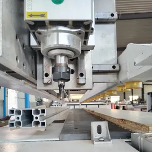 Coperchio della porta CNC che tira scanalare e perforare una macchina stozzatrice a forma di maniglia completamente automatica