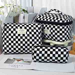 Large Capacity Quilted Letter Cosmetic Bag <b>Set</b> Portable Cotton Makeup Bags Zipper Closure Fashionable Travel Storage Bag - Product Image 1