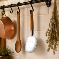 Spatule de cuisine en acier inoxydable à manche en bois, ajourée, avec trou de suspension, écumoire de cuisine perforée, vente en gros