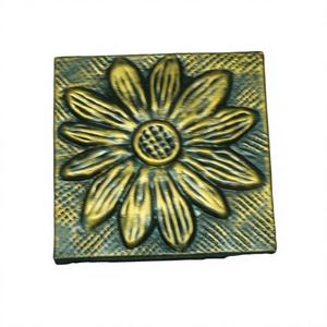 Tuile de toit en aluminium à prix compétitif Tuile murale en cuivre au design floral doré pour la maison Hôtel Restaurant - Product Image 1