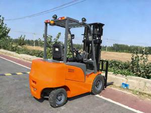 Montacargas Eléctrico de Cuatro Ruedas WELIFTRICH Mini Tipo 1.5ton 2ton de Alta Calidad con Certificación CE, Mástil de Tres Etapas para Uso en Interiores - Product Image 3