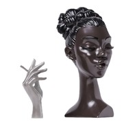 Statue de buste de femme africaine avec main en argent découpée au laser, figurine en résine au design contemporain pour la décoration intérieure et l'affichage artistique