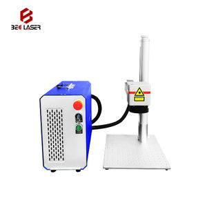 ماكينة الوسم بالليزر الباركود المحمولة الأوتوماتيكية 20 واط 30 واط ، ماكينة النقش الملونة من الألومنيوم المقاوم للصدأ 2d 2.5d 3d - Product Image 1