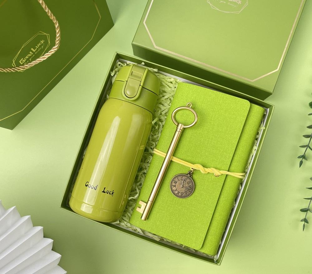 Insulated cup+notebook+keypen