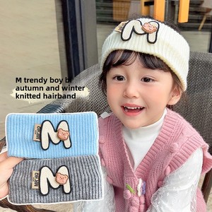 Fascia per capelli in lana lavorata a maglia a tesa larga stile coreano per bambini, con logo a lettera M, versatile, calda, antivento, protettiva per le orecchie, per street dance - Product Image 5