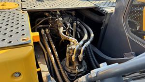 รถขุดตีนตะขาบ EC210มือสองสภาพดีชั่วโมงต่ำ - Product Image 5