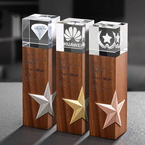 Trofeo Cúbico Personalizado de Alta Calidad con Base Cuadrada de Cristal y Estrella Grabada con Láser, Recuerdo de Estilo Arte Popular con Logotipo Personalizado - Product Image 4