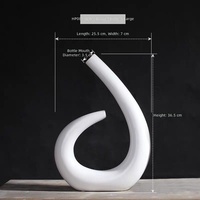 Vase Courbé Minimaliste Blanc Créatif, Ornements Artisanaux Modernes, Pièces Décoratives Élégantes pour la Maison, Parfaites pour l'Exposition