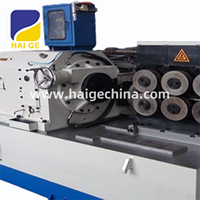 Machine à décapoter les barres d'acier WXC130S, tour sans centre, machine à décapoter avec rack de chargement/déchargement, moteur 140 kW, télécommande