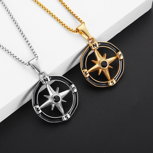 Collana con Croce Personalizzata Impermeabile per Uomo, in Acciaio Inossidabile PVD Placcato Oro, Collana Moda con Bussola e Stella del Nord - Product Image 1