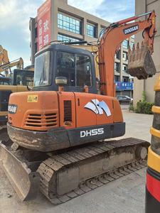 รถขุดดิน Doosan DH55 พร้อมบุ้งกี๋ขุดดิน อุปกรณ์ก่อสร้างมือสอง - Product Image 3