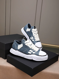2026 Baskets de luxe haut de gamme pour hommes, personnalisables, décontractées, classiques, sportives, en denim noir, tendance, légères et mode, vente en gros - Product Image 1