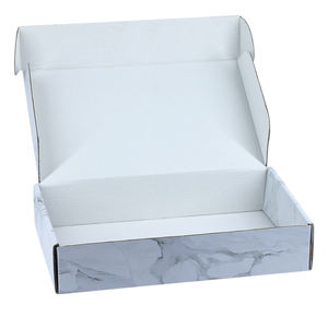 Caja <span class=keywords><strong>de</strong></span> envío <span class=keywords><strong>de</strong></span> cartón corrugado impresa con logotipo personalizado, cajas <span class=keywords><strong>de</strong></span> embalaje baratas para calcetines, flexografía, tipo <span class=keywords><strong>de</strong></span> carpeta en relieve - Product Image 1
