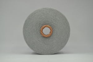 Calcetines regenerados de algodón y poliéster para tejer, hilo Ne 30s/1 - Product Image 3