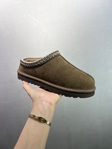 Bottes de neige décontractées à la mode pour l'hiver, neuves, de marque personnalisée, conçues par un créateur, en cuir lisse - Product Image 4