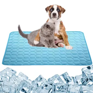 ขนาดที่กําหนดเองล้างทําความสะอาดได้ฤดูร้อน Cooling Pet Mat สําหรับสุนัขผ้าห่มนอน Cooling GEL MAT สัตว์เลี้ยง Cooling Mat