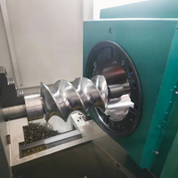 YH50-1500 Fraiseuse CNC horizontale BT40 à cyclone haute efficacité pour le traitement précis de vis de 1,5 m de long, vis mère