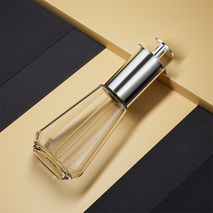 <span class=keywords><strong>30</strong></span> <span class=keywords><strong>ml</strong></span> 40 <span class=keywords><strong>ml</strong></span> hình nón thủy tinh sang trọng đẩy Chai nhỏ giọt với vàng Báo Chí nhỏ giọt thủy tinh cao cấp bao bì chai tinh dầu - Product Image 6