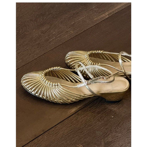 Sandalias Doradas con Tiras Tejidas para Mujer, Estilo Veraniego Tiras con hebilla en la parte trasera, tacones gruesos, suela ligera y transpirable. - Product Image 5