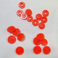 Fourniture en vrac de boutons-pression en plastique multicolore Attaches pour chaussures Sacs à dos Industrie textile-Matériau Pom pour les besoins de fixation