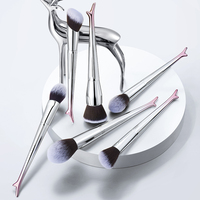 Apsara Deer Nouveau Design 7 Pinceaux de Maquillage de Luxe pour Ombres à Paupières, Fond de Teint et Lèvres