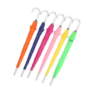 공장 도매 로고 인쇄 스트레이트 저렴한 가격 밝은 색상의 마케팅 프로모션 우산