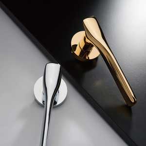 Poignée de <span class=keywords><strong>porte</strong></span> <span class=keywords><strong>ronde</strong></span> en alliage de zinc massif avec un design moderne, finition dorée moletée pour portes en bois - Product Image 5
