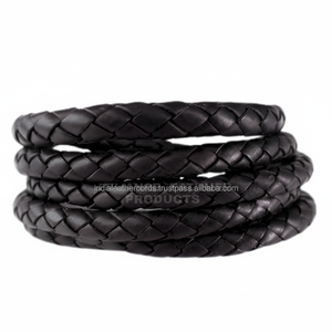 Cordon en cuir tressé rond noir mat de 5 mm pour la fabrication de bijoux DIY, bracelets, colliers, macramé et artisanat fait main, utilisation polyvalente - Product Image 1