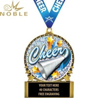 Médaille Noble Gagnant Avec Ruban Rayé Star Burst Motif Sports Award pour Compétitions