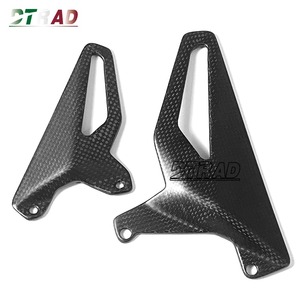 Protector de Talón de Fibra de Carbono para DUCATI Panigale V4 V4S V4R Streetfighter V4/S V2, Kit de Reposapiés Traseros, Piezas Modificadas para Motocicleta con Logotipo - Product Image 2