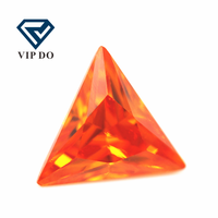 Pierres précieuses synthétiques en zircone cubique de forme triangulaire taillée en triangle, orange/rouge orange, 3*3mm-12*12mm, pierres CZ brillantes taillées en triangle