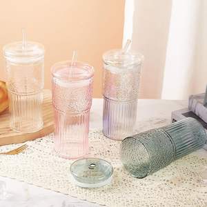 Alta borosilicato verticale a strisce di vetro trasparente tazza per bere con disegno e coperchio di vetro - Product Image 1