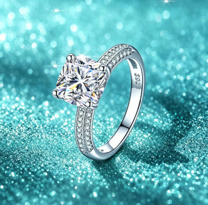 Bague de fiançailles tendance en argent sterling S925 pour femme, sertie de moissanite taille princesse 2,5 carats couleur D VVS1, certifiée GRA - Product Image 5