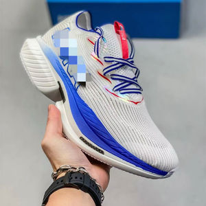 Углеродные кроссовки для бега - Product Image 1