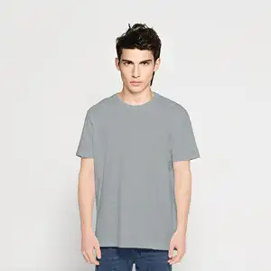 Großhandel Günstige 120 Gramm Polyester Schwarz Grau Weiß Blank T-Shirt Herren Weiche Herren T-Shirt mit Rundhals ausschnitt Schlichte T-Shirts für die Sublimation