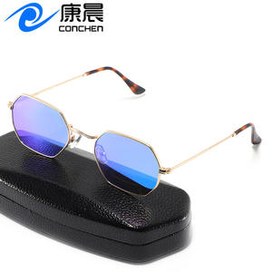 Gafas de sol de metal para mujer estilo europeo, montura negra, protección UV400, diseño poligonal para viajes y moda - Product Image 2
