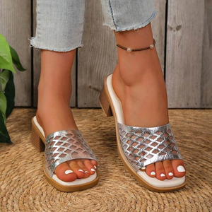 รองเท้าแตะไซส์ใหญ่สวยหรู ขายตรงจากโรงงาน รองเท้าใส่ในบ้านแสนสบาย รองเท้าแตะแฟชั่นและรองเท้าชายหาดสำหรับผู้หญิง - Product Image 2