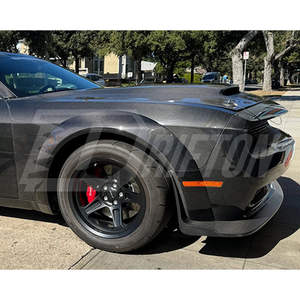 Guardabarros de Carbono Estilo Hellcat para Dodge Challenger - Product Image 4