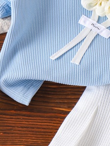 Ensemble de vêtements d'é<span class=keywords><strong>t</strong></span>é pour bébé fille, style européen américain, <span class=keywords><strong>t</strong></span>-<span class=keywords><strong>shirt</strong></span> en coton bleu à manches courtes et short <span class=keywords><strong>blanc</strong></span> - Product Image 3