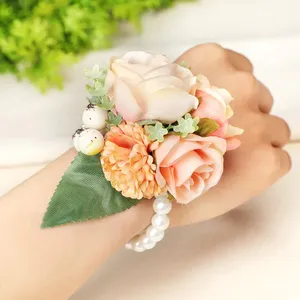 Corsage de poignet fleuri, boutonnière, bracelet de mariage pour homme, corsage pour demoiselle d'honneur et témoin, boutonnière de mariage - Product Image 1