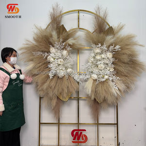 พรมดอกไม้ประดิษฐ์ LEDA แบบนุ่ม สีขาว ดอกโบตั๋น น้ำตาลอ่อน ประดับตกแต่งผนังฉากหลังงานแต่งงานอย่างหรูหรา - Product Image 3