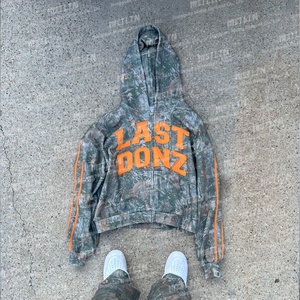 Conjunto de Sudadera con Capucha y Pantalones de Chándal de 2 Piezas Personalizado para Hombre, con Parches Desgastados y Camuflaje RealTree - Product Image 4