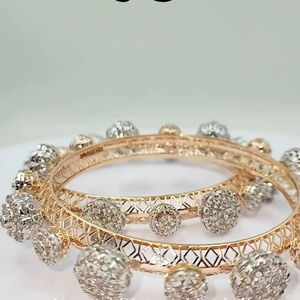 Brazalete de diamantes sintéticos cultivados en laboratorio de oro, pulsera de diamantes hecha a mano de oro blanco ligero, elegante y elegante - Product Image 1