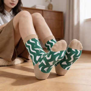 Meias de Compressão Antibacterianas de Algodão 10A para Recuperação Esportiva - Aumento da Circulação, Antiderrapantes, Cooperação OEM - Product Image 3